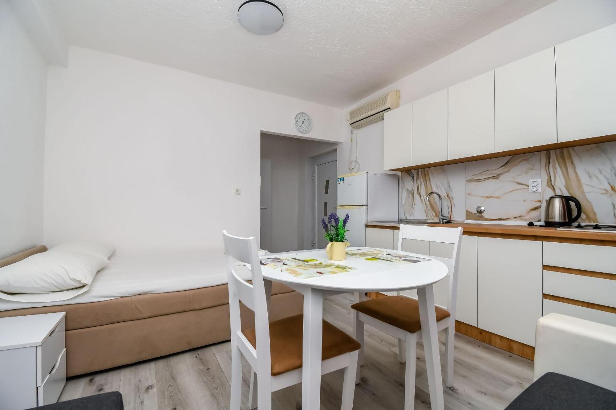 Apartments Martina Marina Kültér fotó